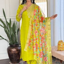 Storebrite Women Embroidered Regular Thread Work Kurta Set With Dupatta-image-86