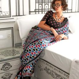 Odette Multicolored Printed Saree image 2