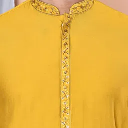 MAAHI FABS Men Thread Work Kurta image 2