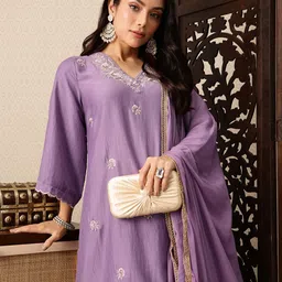 House of Pataudi Floral Embroidered Thread Work Jashn Kurta with Palazzos & With Dupatta-48