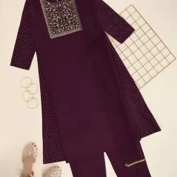 Akkriti by Pantaloons Girls Grape Wine Printed Kurta Sets-image-21