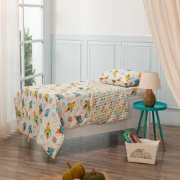 Playful Plunge Kids Bedding Set - Outer Space Print Includes Bedsheet, Pillow Cover & Reversible Quilted Blanket-picture-6