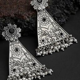 Karatcart Oxidised Silver Black Stone Floral Design Drop Earring for Women-2