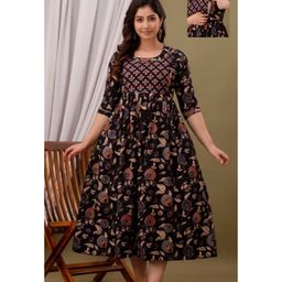 NEVISHA STYLE Cotton Woven Three Fourth Sleeves Floral Printed Maternity Dress With Side Seam Nursing Access - Black-image-81