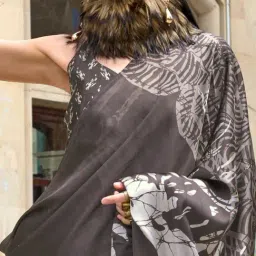 Vardha Charcoal Grey Printed Saree With Unstitched Blouse image 3