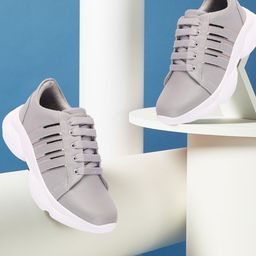 RealToes Women Sneakers-image-83