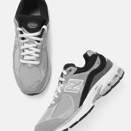New Balance Men Woven Design 2002 Running Shoes-image-54
