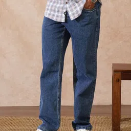 WROGN Men Comfort Regular Fit Mid-Rise Low Distress Light Fade Jeans-image-88