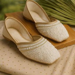 RAHEGAS Women Ethnic Mojaris Flats-image-79