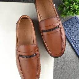 Clog London Men's Tan Formal Loafers image 1