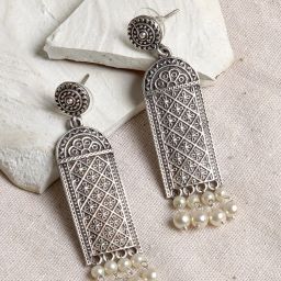 Teejh Oeshi Silver Oxidized Pearl Dangler Earrings image 1