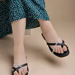 Shoetopia Women's Black Toe Ring Sandals-picture-8