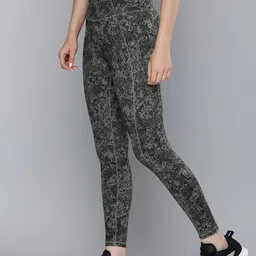 Puma Women STUDIO FOUNDATIONS dryCELL Training Tights-image-40