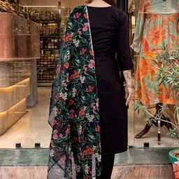 DIVASTRI Ethnic Motifs Embroidered Thread Work Kurta With Trouser And Dupatta image 4