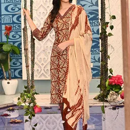 DECKEDUP Floral Printed V-Neck Pure Cotton Straight Kurta with Trousers & Dupatta-image-10