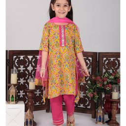 Kinder Kids Three Fourth Sleeves Floral Motif Printed & Gota Lace Embellished Kurta & Pant With Dupatta - Yellow & Pink-picture-25