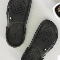 Hirolas Men's Black Back Strap Clogs-picture-29