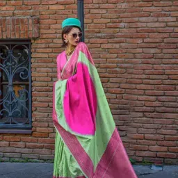 Vardha Pink & Green Woven Saree With Unstitched Blouse-image-12
