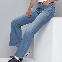 Levis Women 725 Slim Bootcut High-Rise Light Fade Stretchable Jeans-image-95