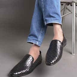 House of Pataudi Men Textured Formal Loafers-image-71