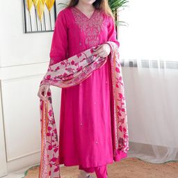 Siya Fashion Women Floral Embroidered Regular Thread Work Kurta with Trousers & With Dupatta-36