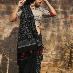 Chidiyaa Black Block Printed Saree-image-46