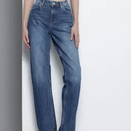 NA-KD Women Straight Fit Mid-Rise Light Fade Pure Cotton Jeans-image-63