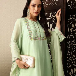 House of Pataudi Floral Embroidered Jashn Kurta with Palazzos & Dupatta-picture-18