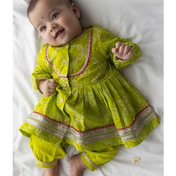 Tiber Taber Full Sleeves Bandhej Designed & Lace Embellished Kurta & Salwar - Green-image-81
