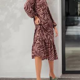 DressBerry Old-School Elegance Visual Rhythm Dress-image-72
