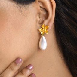 Joker & Witch Amaryllis Gold Earrings for Women-41