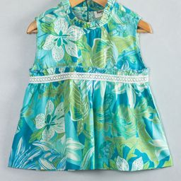 Hugsntugs Cotton Sleeveless Hibiscus Printed Top - Green-picture-16