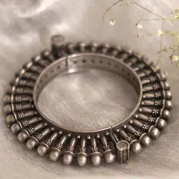 Teejh Ethnic  Jeni Silver Oxidized Bangle for Women-image-18