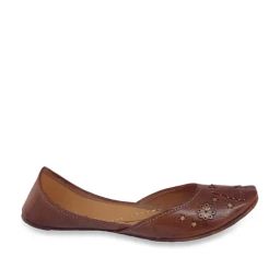 Fulkari Women's Butterfly Tan Ethnic Juttis-image-74
