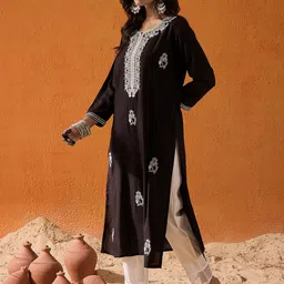 Indo Era Women Yoke Design Kurta-picture-19