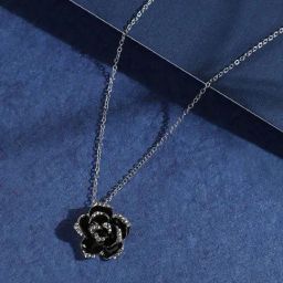 Sohi women's rose pendant necklace midnight black-image-65