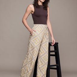 Popnetic Women Geometric Printed Relaxed High-Rise Wide Leg Trousers-image-38