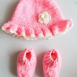 Woonie Infant Crochet Flower Detailed Cap With Coordinating Booties-17
