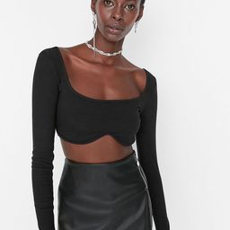 Trendyol Black Scoop Neck Crop Top-image-6