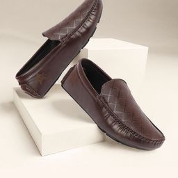 FAUSTO Men Textured Lightweight Loafers-image-17
