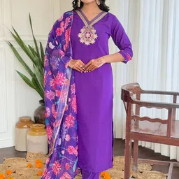 KALINI Floral Yoke Design V Neck Zari Straight Kurta With Trousers & Dupatta-image-18