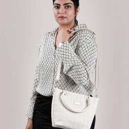 Mochi Structured Handheld Bag with Quilted image 1