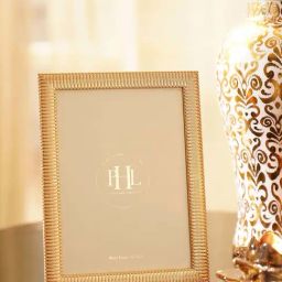 Pure Home and Living Gold Metal Ribbed Pattern Medium Photo Frame-picture-31