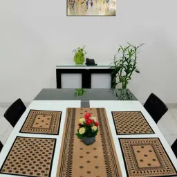 Saral Home Beige & Black Cotton 42 TC Placemats with Runner - Set of 5-20