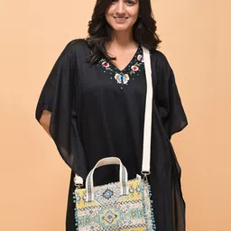 Sangria Self Designed Mosaic Tote-9