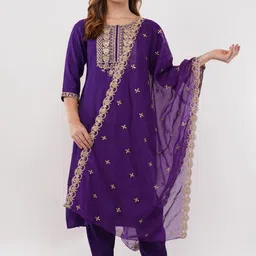 dhartii Women Floral Embroidered Silk Kurta with Trousers & Dupatta-53