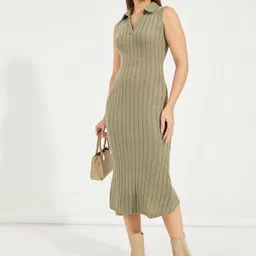 Styli Women Self Design V-Neck Bodycon Midi Dress-image-28