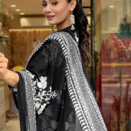BAESD Women Floral Printed Regular Kurta with Palazzos & With Dupatta-17