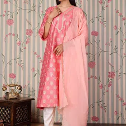 Ode by House of Pataudi Motifs Sequinned V-Neck Organza Kurta with Trousers & Dupatta-picture-32