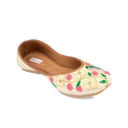 DESI COLOUR Women Ethnic Embellished Mojaris-image-72
